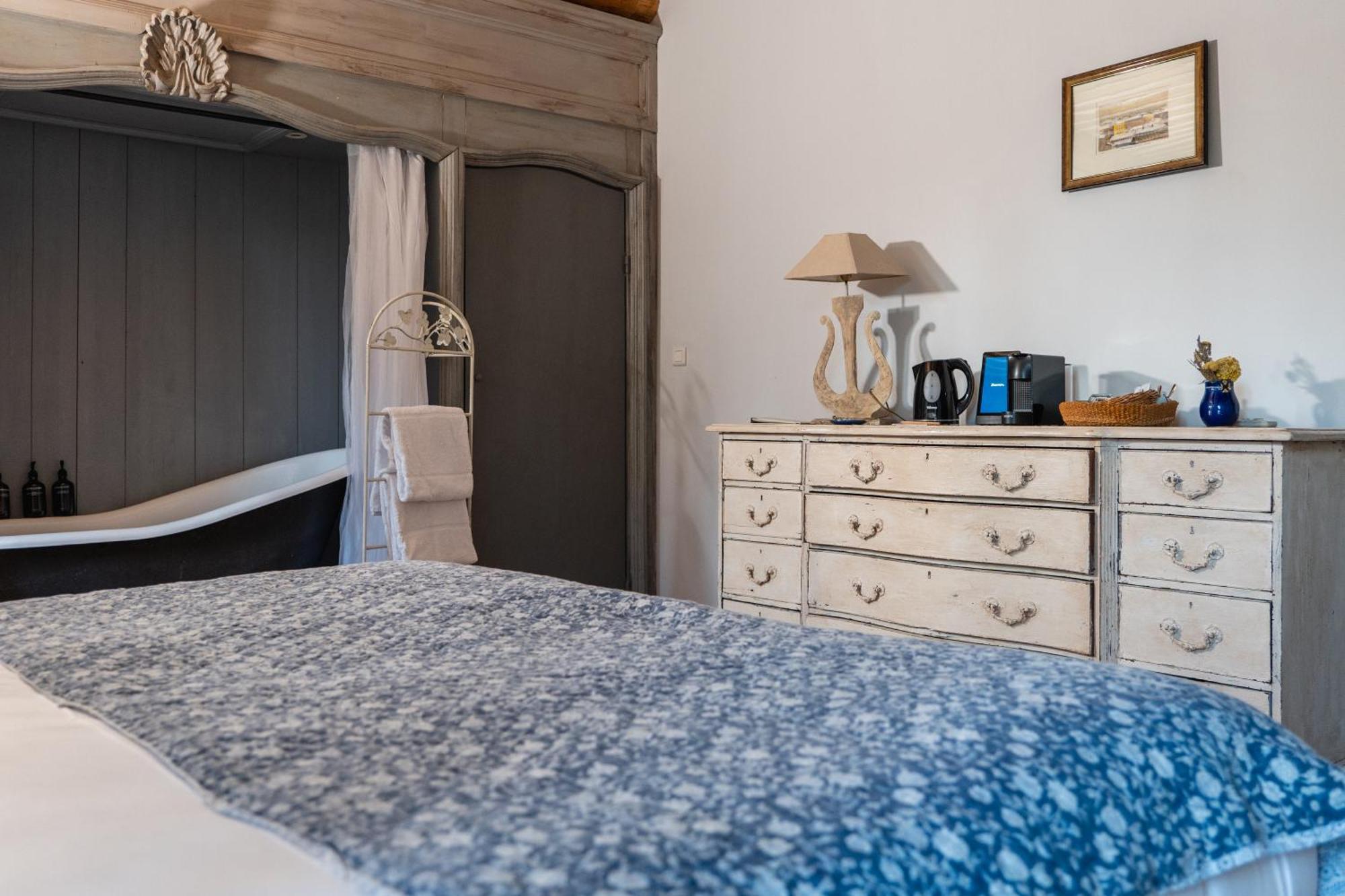 Le Galinier, a Beaumier hotel Lourmarin Zimmer foto