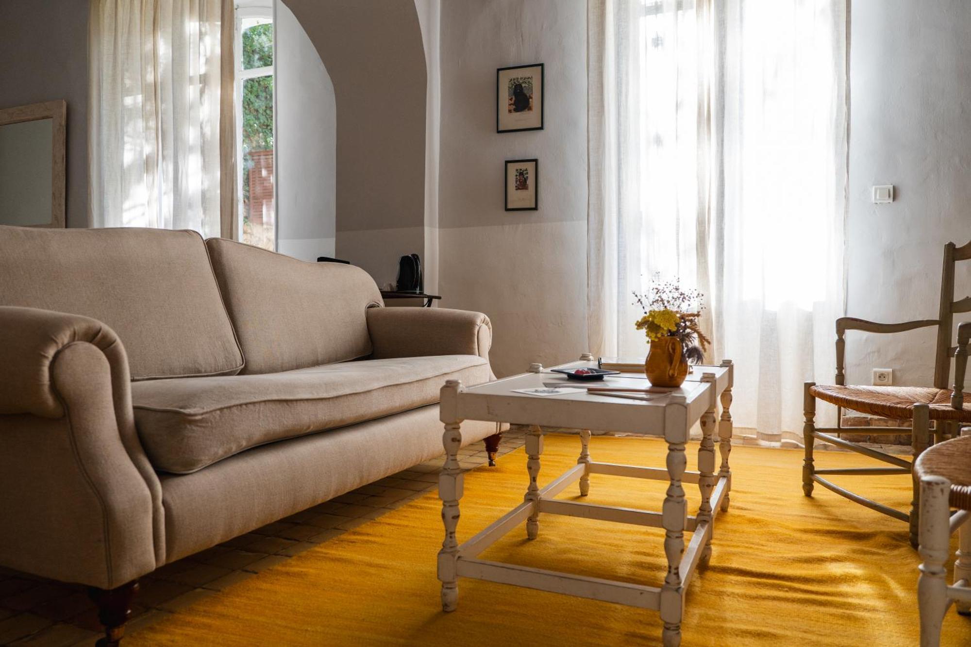 Le Galinier, a Beaumier hotel Lourmarin Zimmer foto