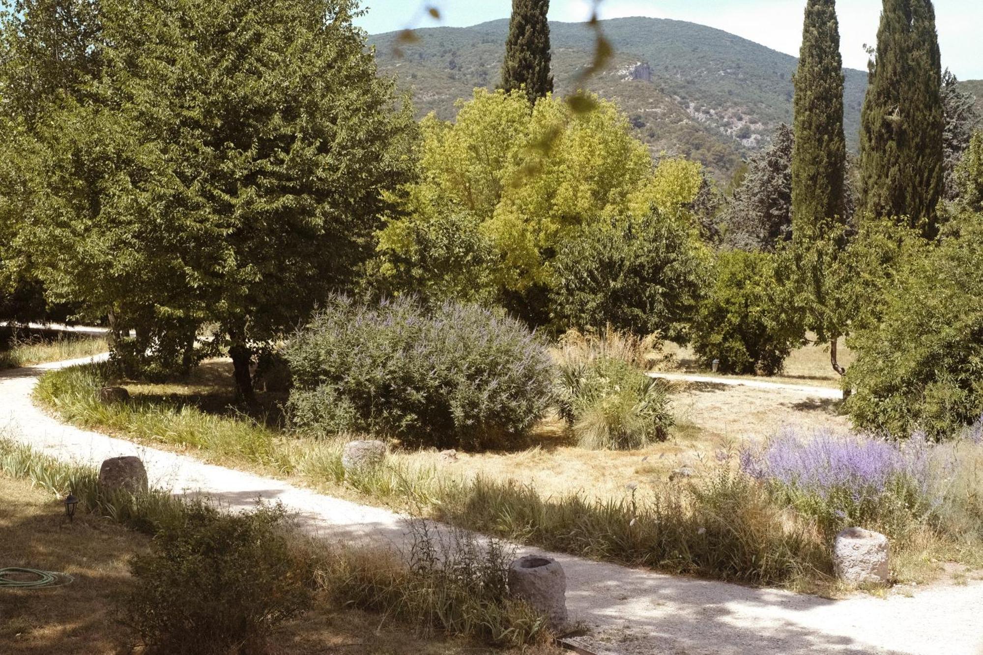 Le Galinier, a Beaumier hotel Lourmarin Zimmer foto